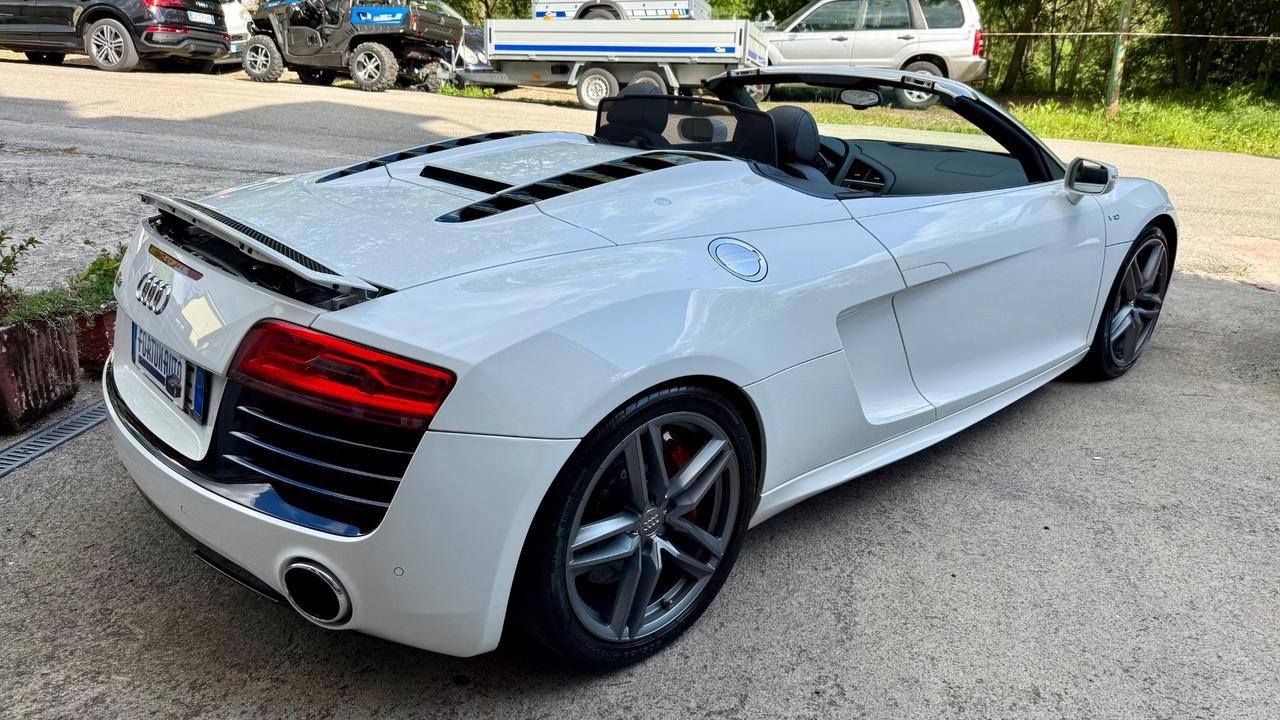 Audi R8 Spyder 5.2 V10 FSI quattro R tronic
