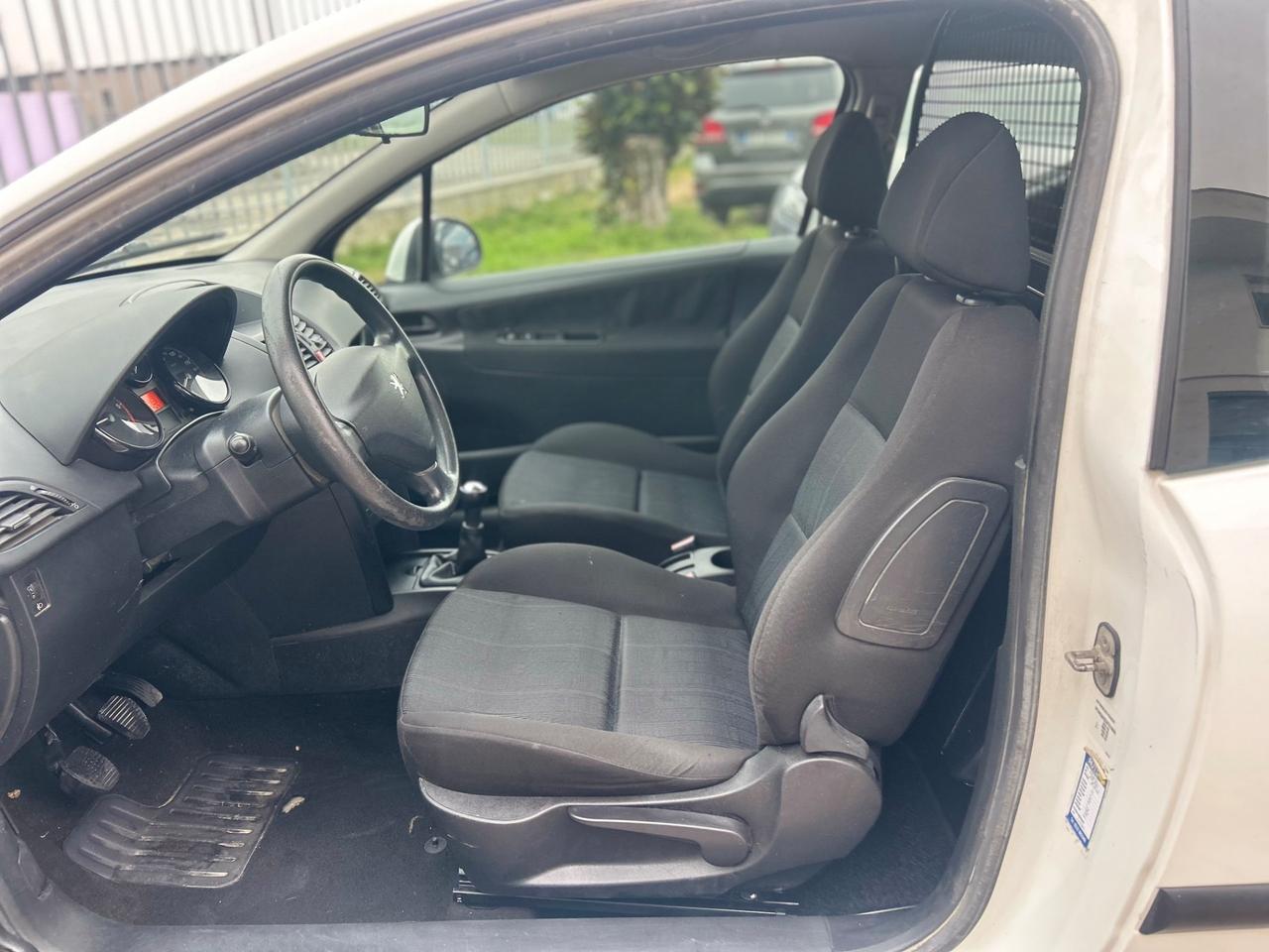 Peugeot 207 1.4 HDi 70CV 3p. XS autocarro