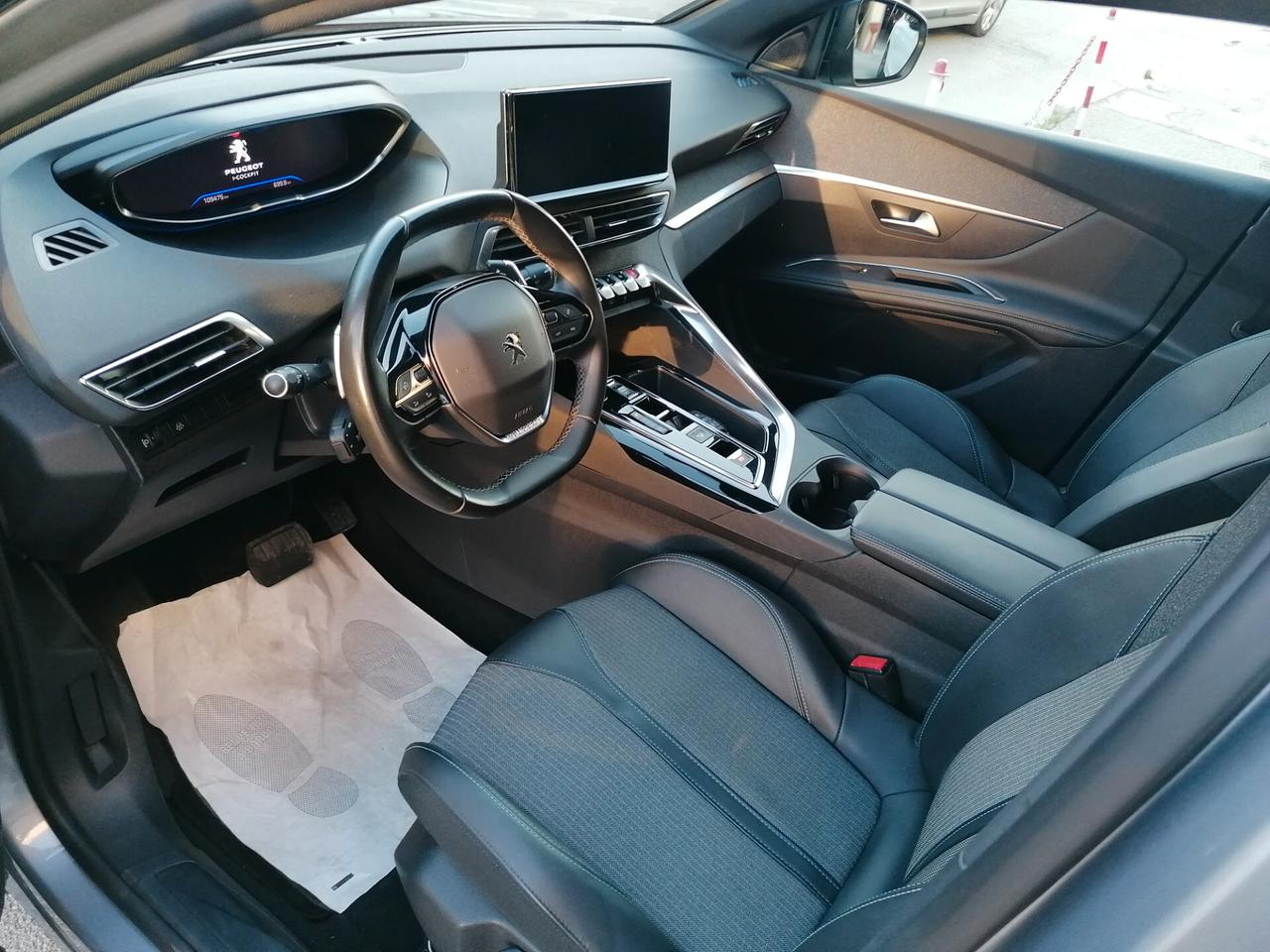 Peugeot 3008 BlueHDi 130 S&S Allure