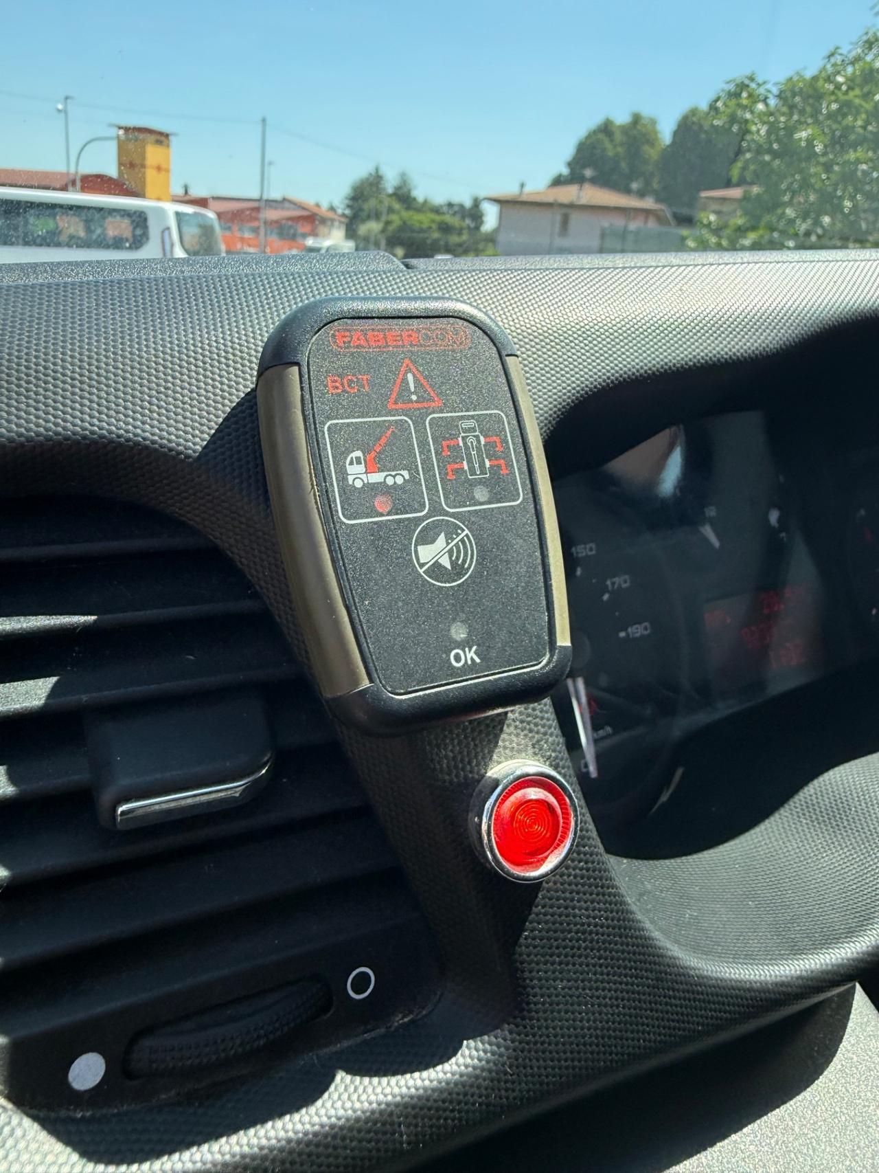 Iveco daily gru 7 posti