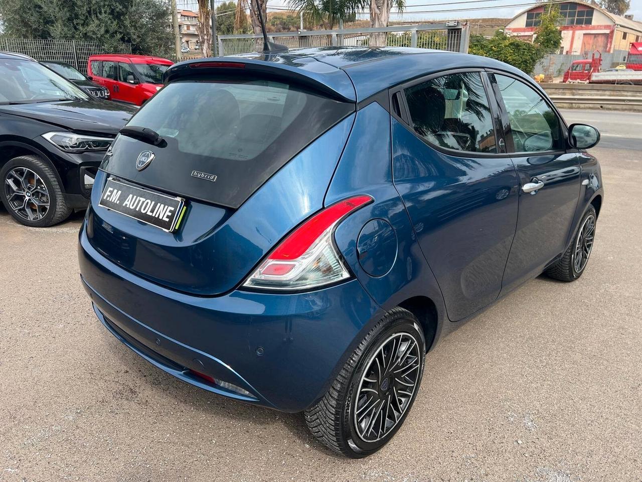 Lancia Ypsilon 1.0 Hybrid cv69 anno 2021 km 25.624
