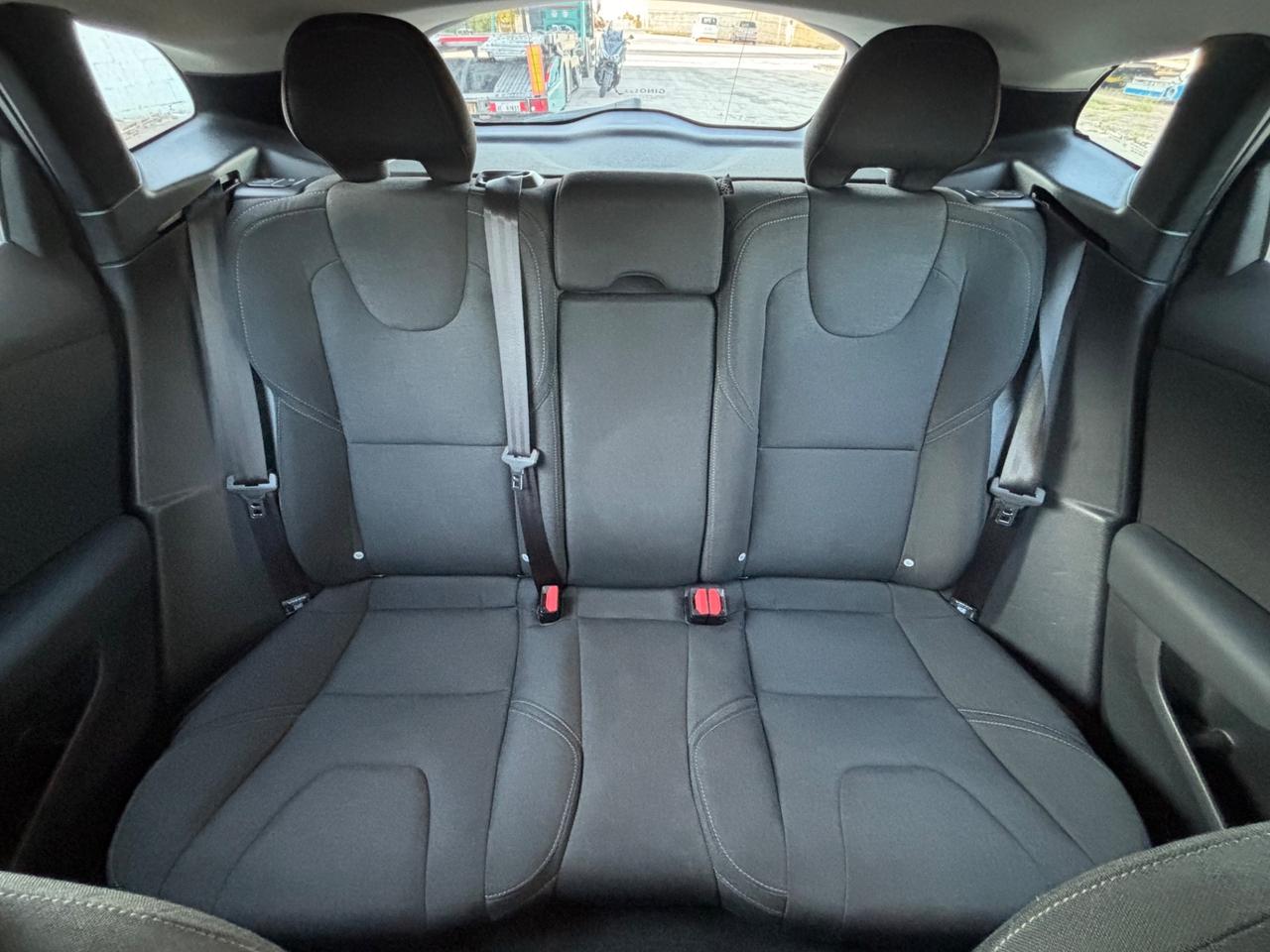 Volvo V40 D2 Geartronic Business Plus