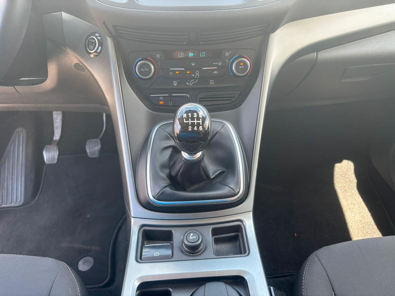 Ford Kuga 2.0 TDCI 120 CV S&S 2WD ST-Line ANNO 2019