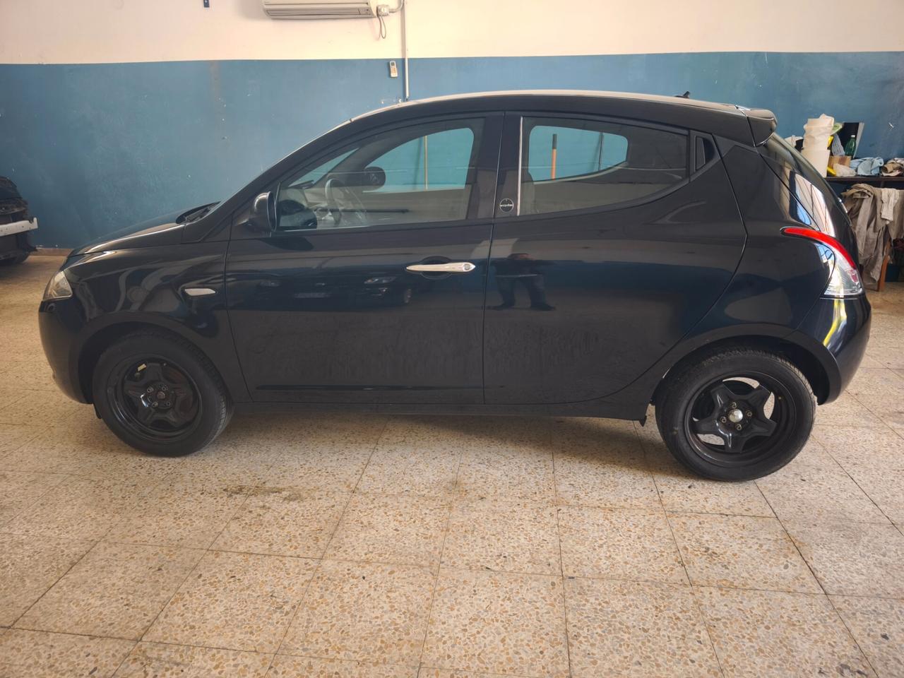 Lancia Ypsilon Hybrid Ecochic Gold ALLUVIONATA