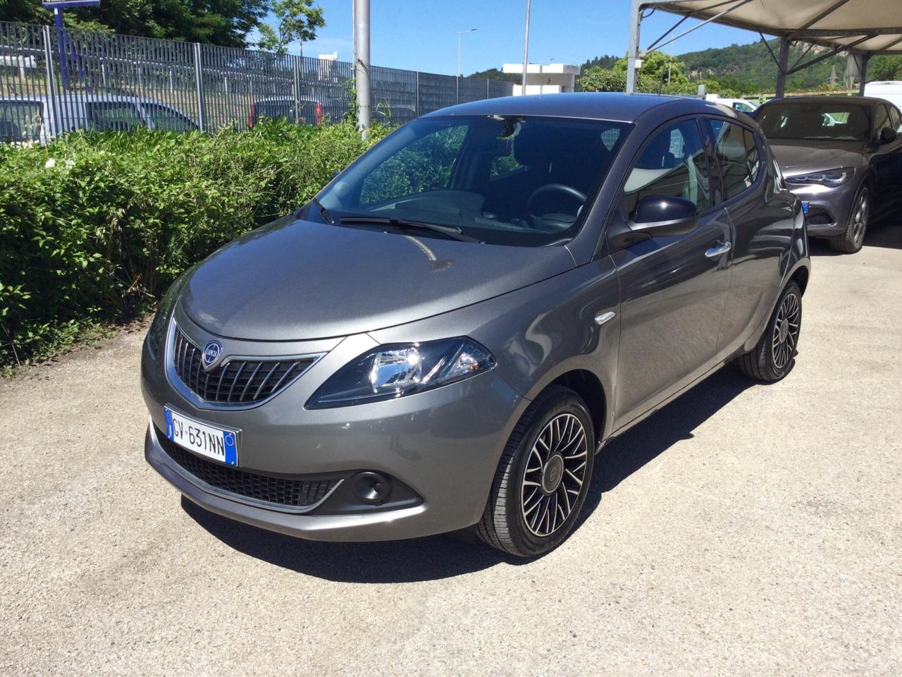 Lancia Ypsilon 1.0 FireFly 5 porte S&S Hybrid Platino