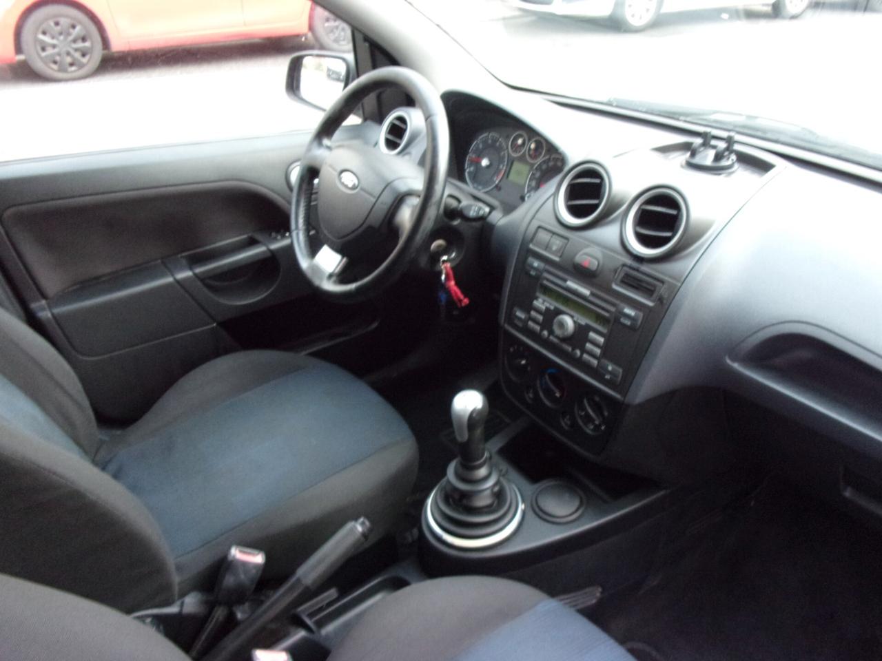 Ford Fiesta 1.2 16V 5p. Titanium