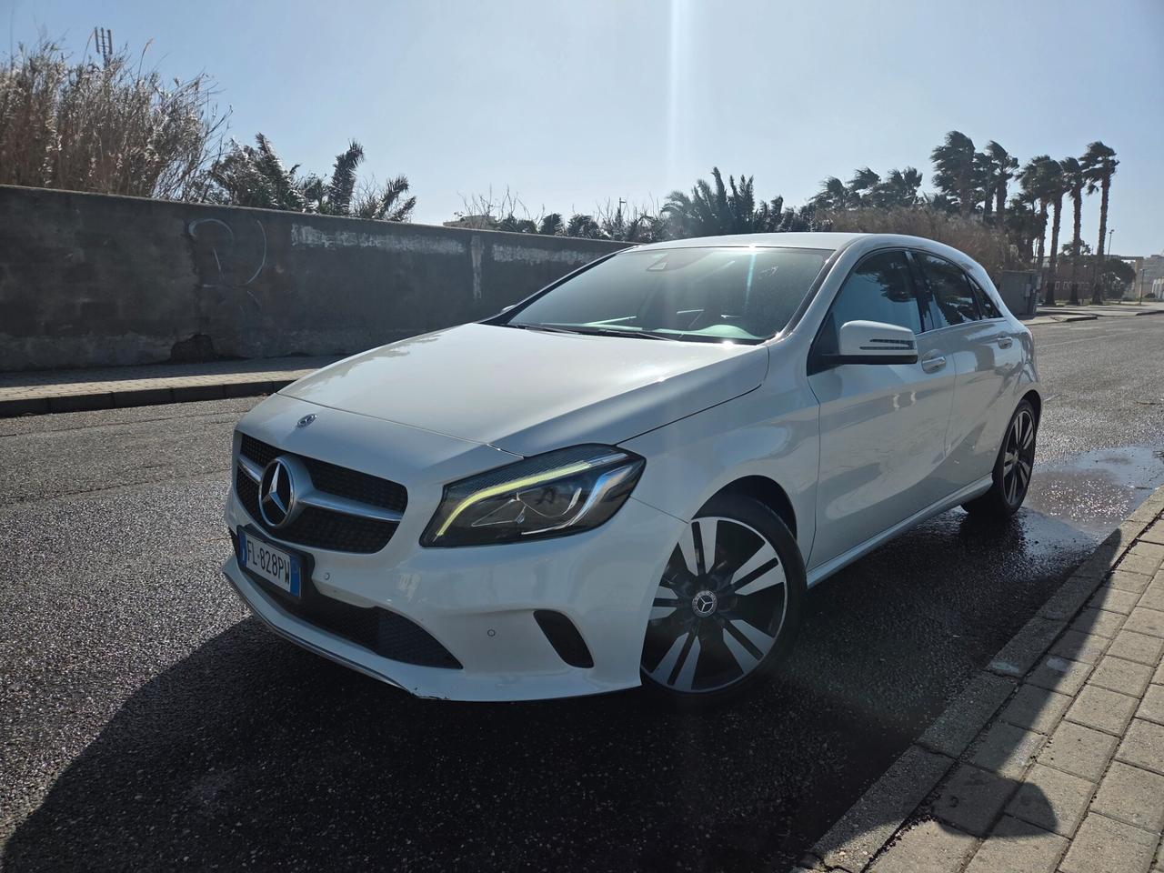 Mercedes-benz A180d Sport White restay7G2017