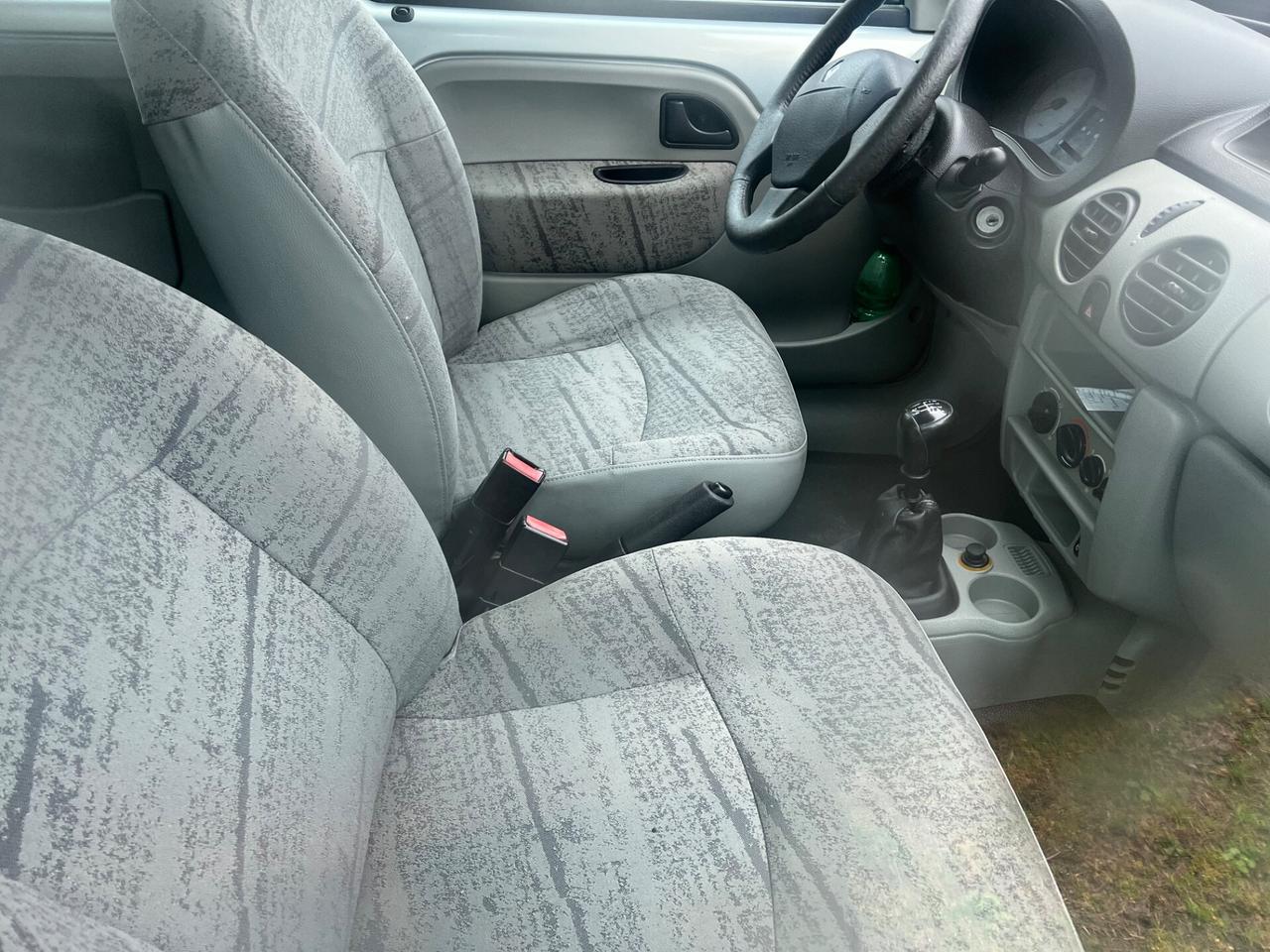 Renault Kangoo 1.2 16V 4p. Authentique