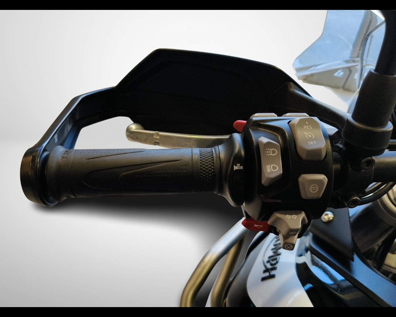 TRIUMPH Tiger 900 - GT Pro