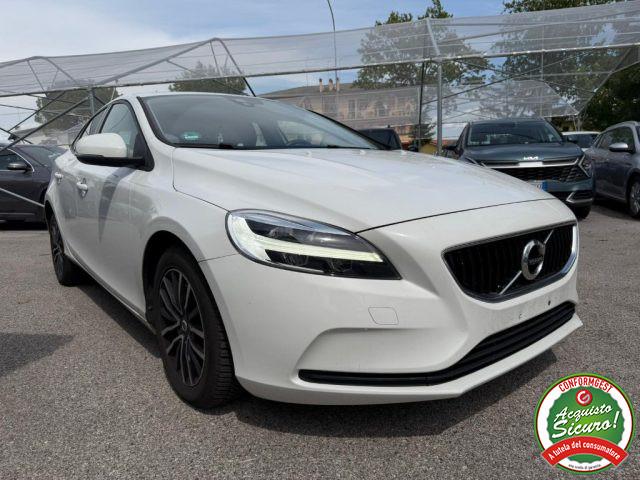 VOLVO V40 D2 Momentum Navi Led
