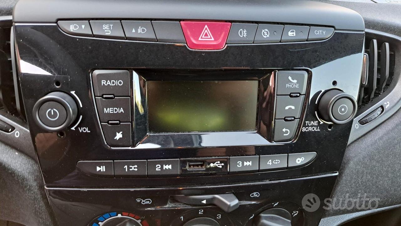 Lancia Ypsilon 1.0 FIREFLY HYBRID