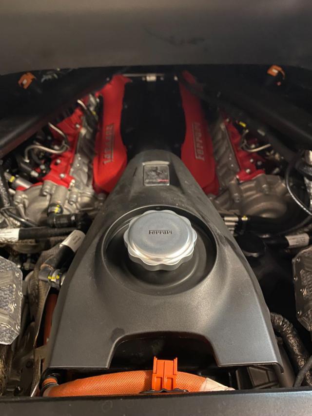 FERRARI SF90 Spider POSSIBILE SUBENTRO LEASING-IVA ESPOSTA