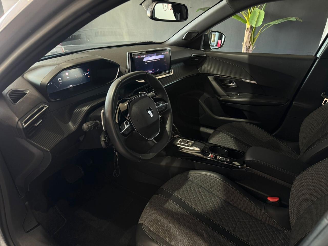 Peugeot 2008 PureTech 130 S&S EAT8 Allure