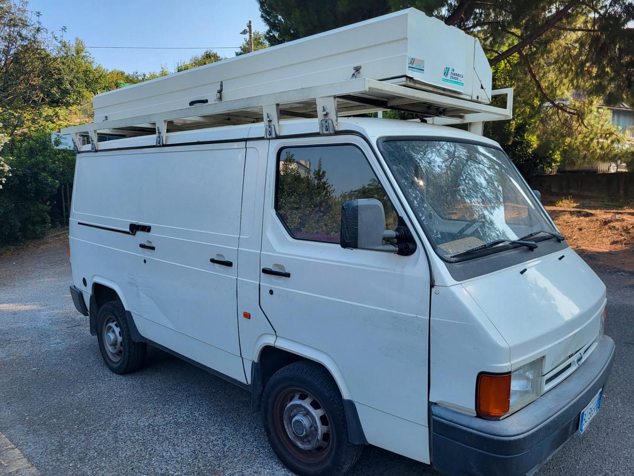 NISSAN TRADE 2300TDI 1999