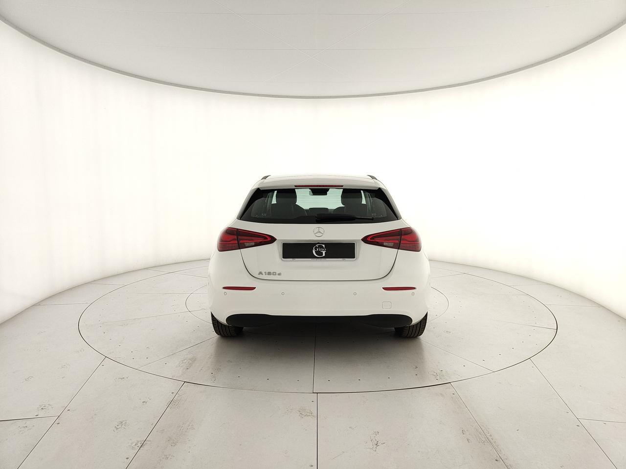 Mercedes-Benz A 180 d Advanced auto