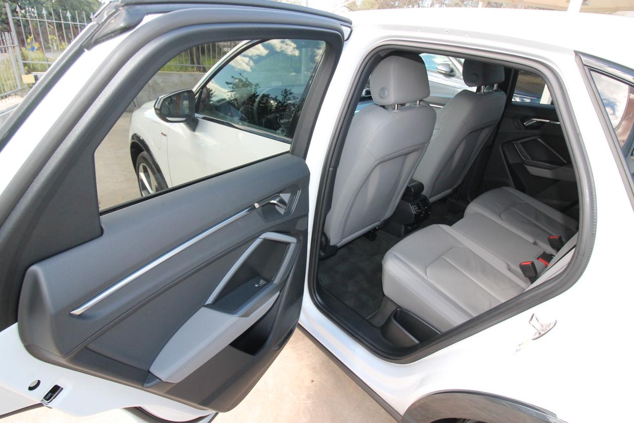 Audi Q3 SPB 45 TFSI e Identity Black|2024