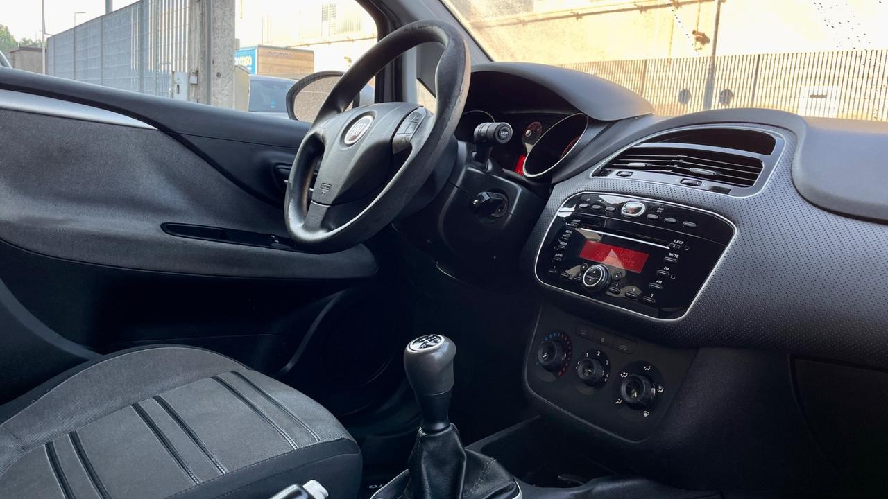 FIAT PUNTO EVO 1.3 MJT DYNAMIC 75CV - NEOPATENTATI
