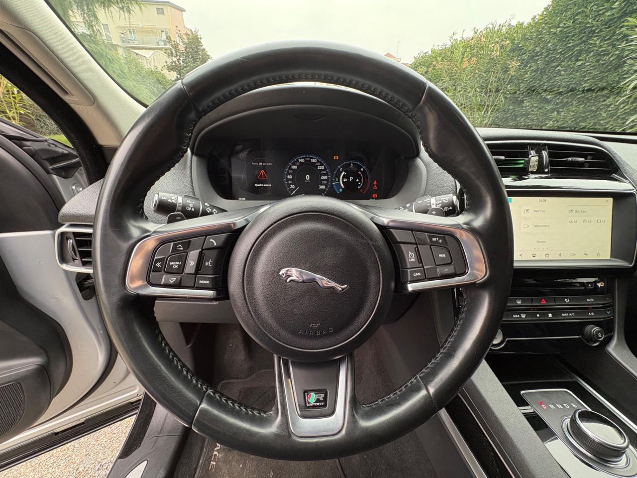 Jaguar F-Pace 2.0d R-Sport awd 180cv auto