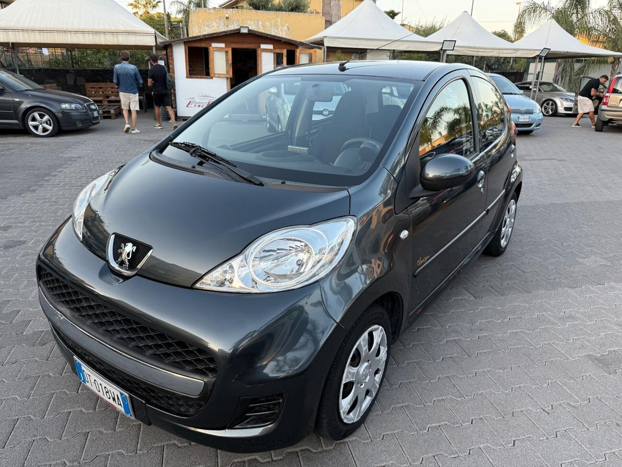 Peugeot 107 1.0 68CV 5p. Sweet Years - 2010