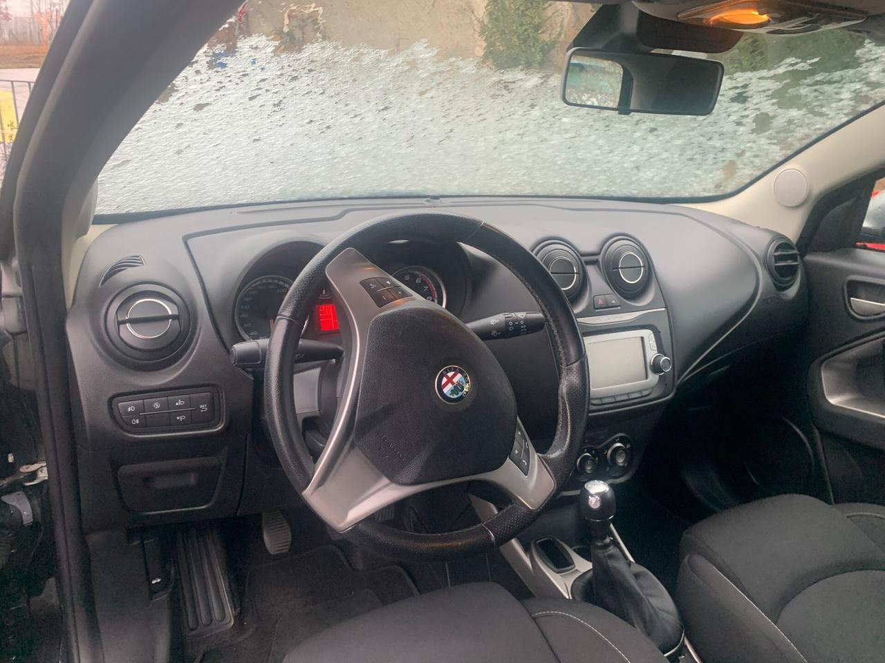 Alfa Romeo MiTo benzina 1400cc del 2014, 99900 km, tagliandata, unico proprietario, neo patentati