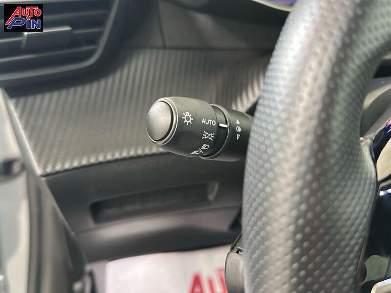 Peugeot 208 GT Hybrid 136 e-DCS6 auto
