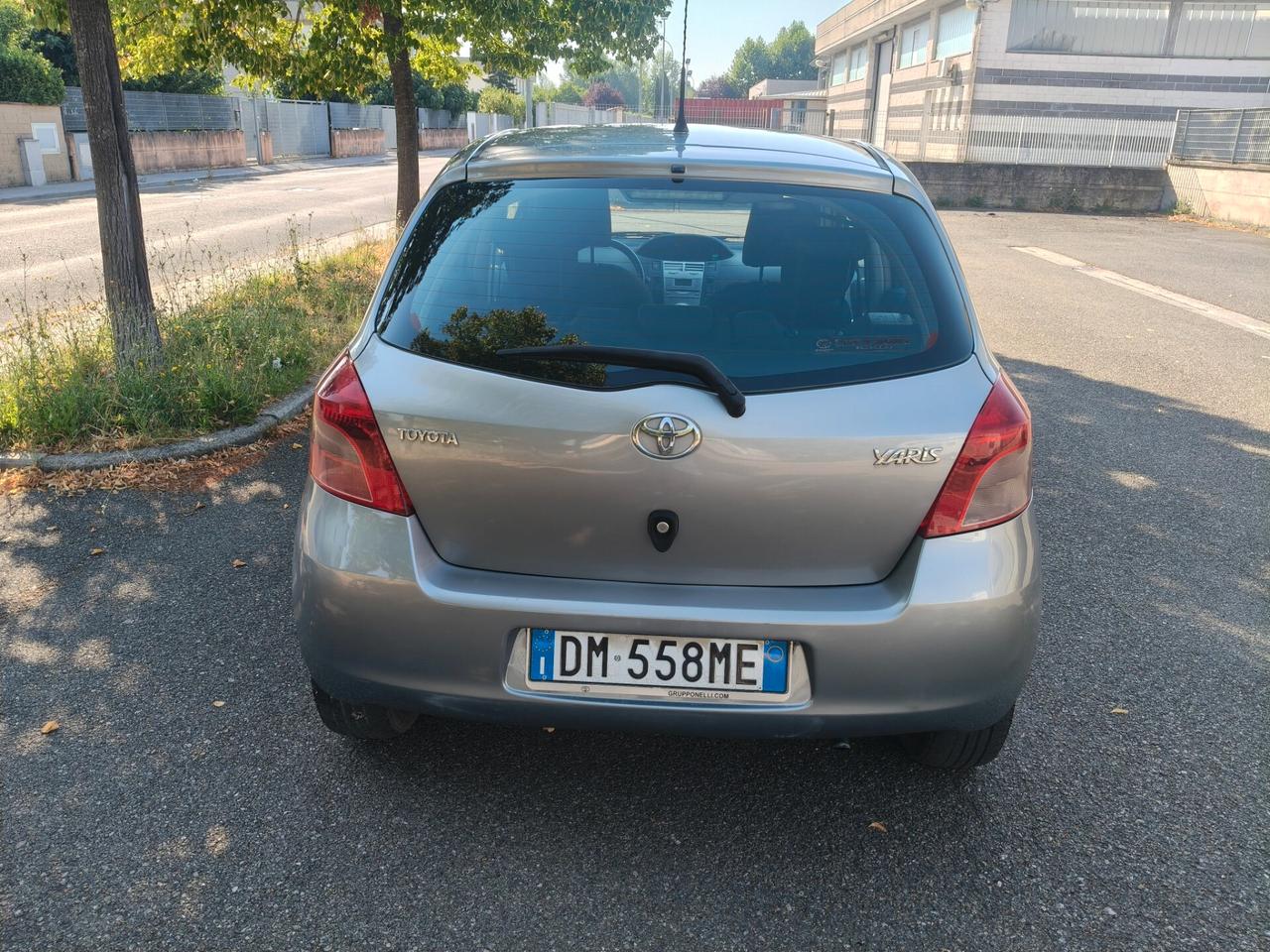 Toyota Yaris 1.0 5 porte SOLAMENTE 119.000 KM