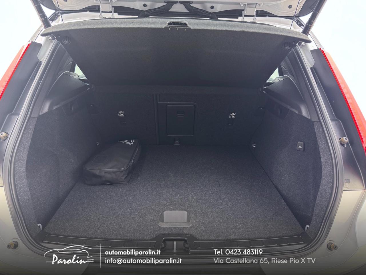 Volvo XC40 2.0 b5 R-design awd auto Tetto-Pelle-360°