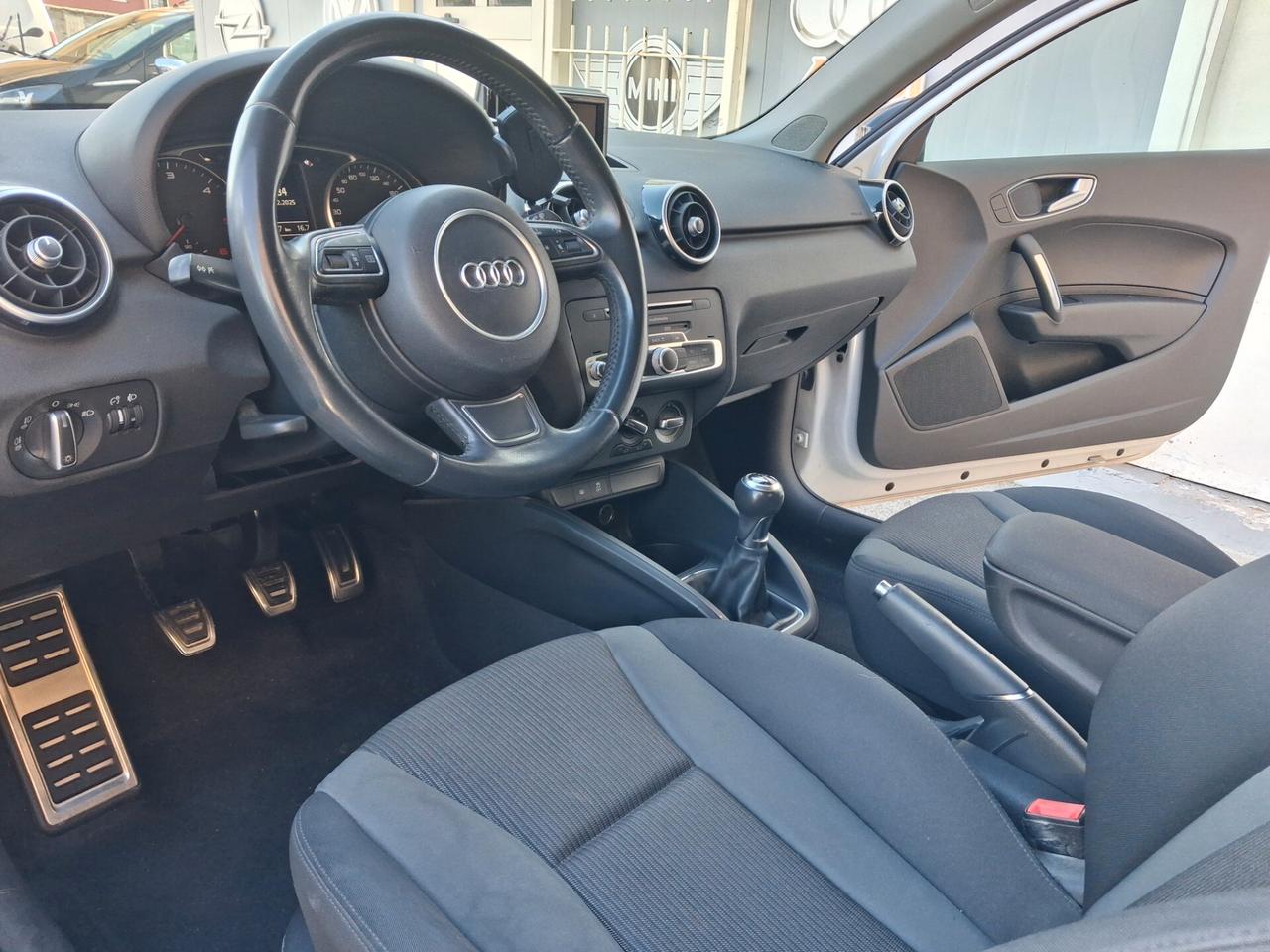 Audi A1 1.4 TDI 90 C.V. ITALIANA CON SOLI KM 77337 NAVIGATORE GARANZIA 12 MESI CERIFICATO DI