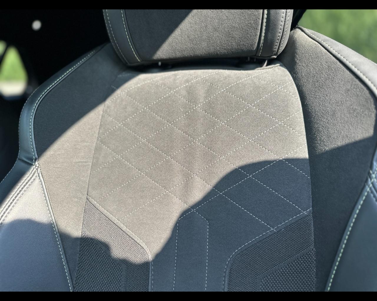 PEUGEOT 2008 II 2020 - 2008 1.2 puretech GT Pack s&s 130cv eat8