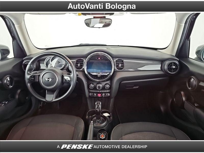 MINI Mini 5 porte Mini 5p 1.5 One Essential 102cv auto