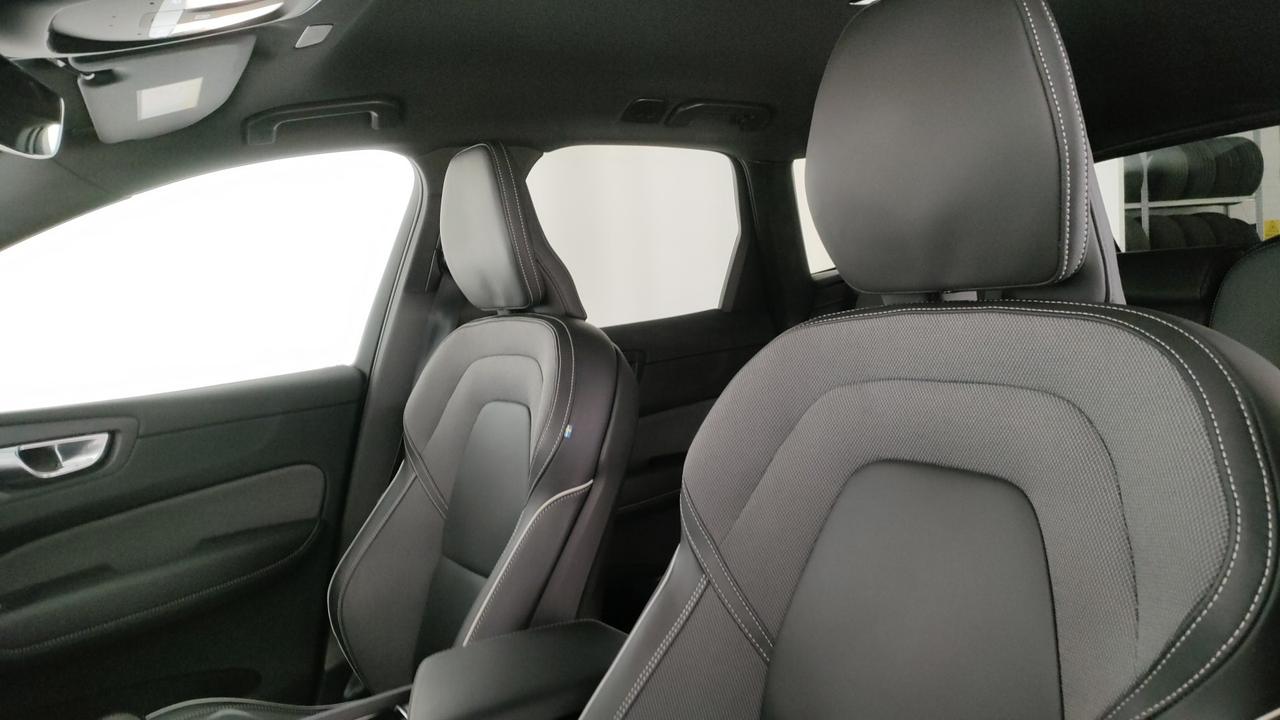 VOLVO XC60 2.0 b5 Plus Dark awd auto