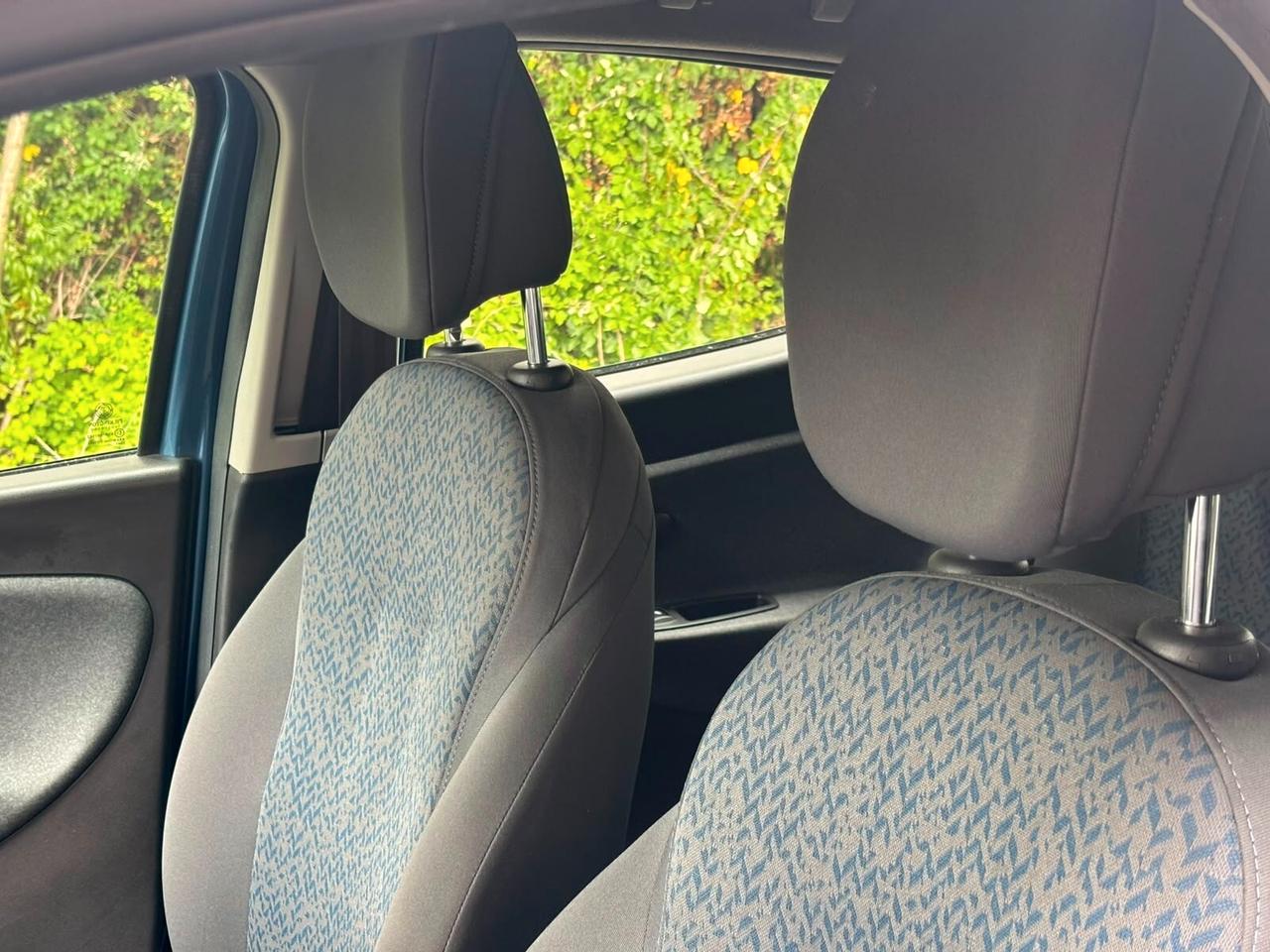 Lancia Ypsilon 1.0 FireFly 5 porte S&S Hybrid Silver