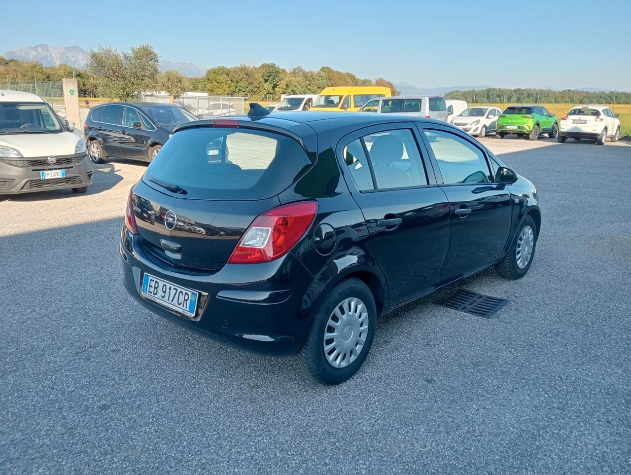 Opel Corsa 1.0 12V 65cv 5 porte OK NEOPATENTATI