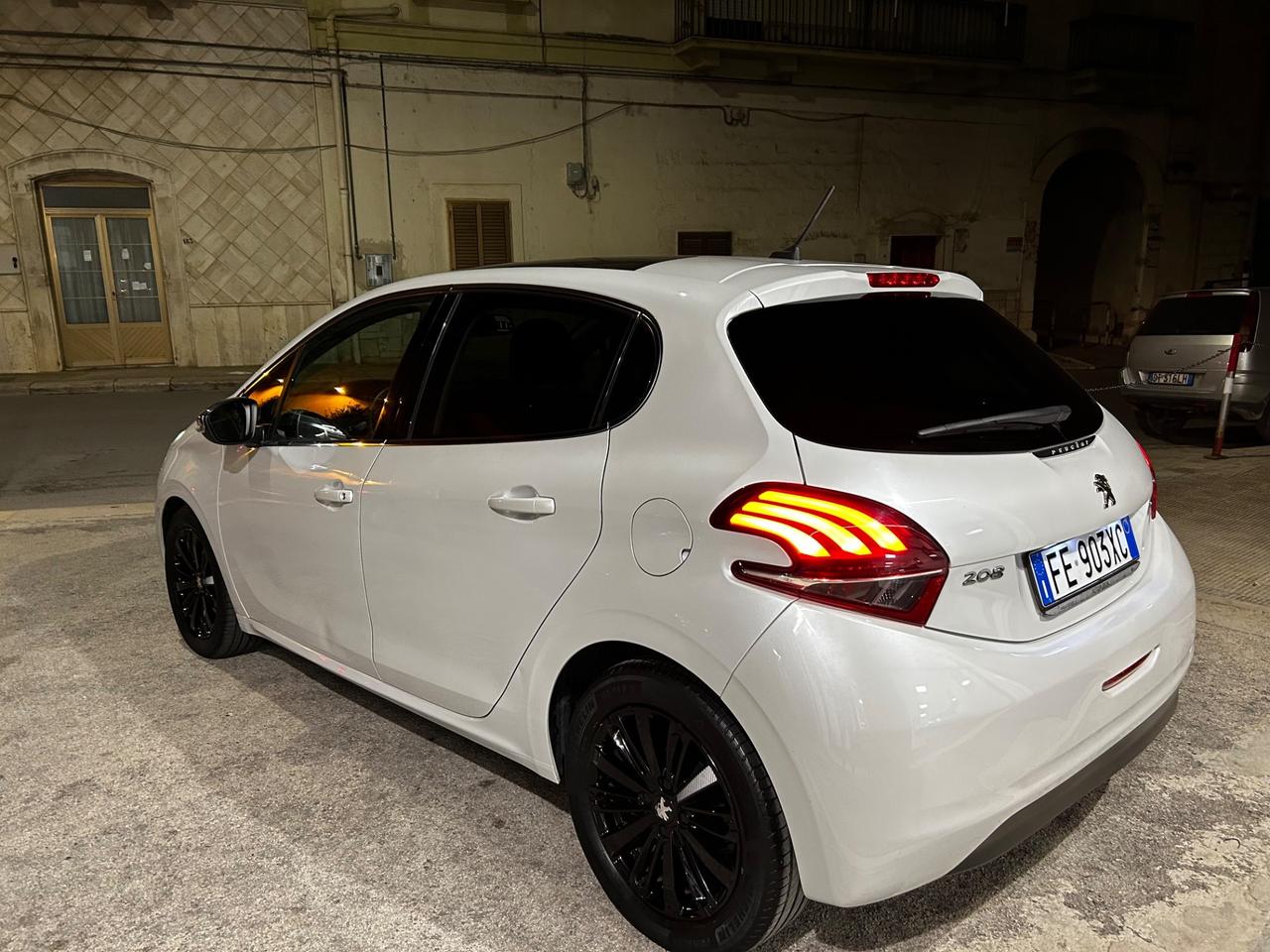 Peugeot 208 BlueHDi 75 5 porte Allure Tetto Panoramico