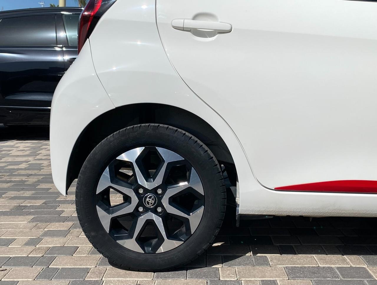 Toyota Aygo 1.0 x-play 72CV 5 porte