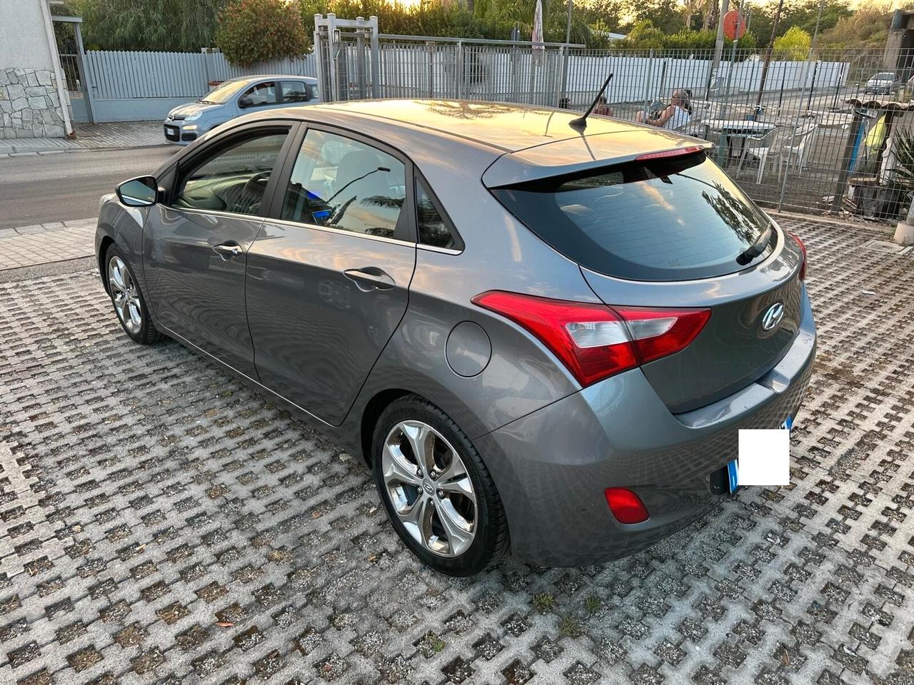 Hyundai i30 1.6 CRDi 128 CV 5p. Style-06/2012