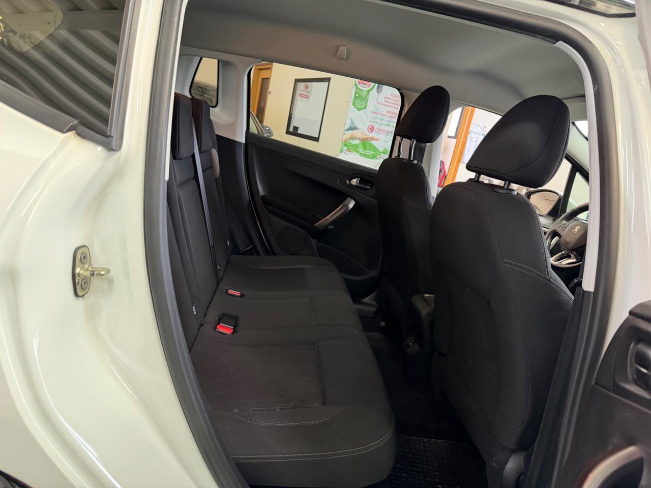 Peugeot 2008 1.2 82CV Allure