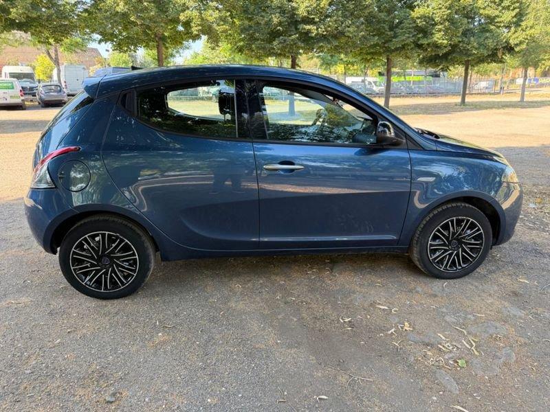 Lancia Ypsilon 1.0 FireFly Hybrid GOLD.+ GPL