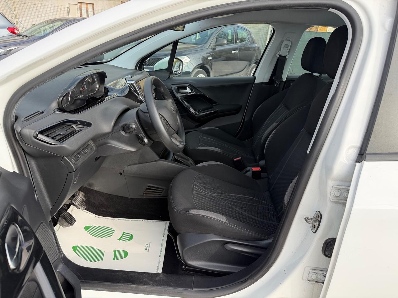 Peugeot 208 1.4 HDi 68 CV AUTOCARRO 5 POSTI