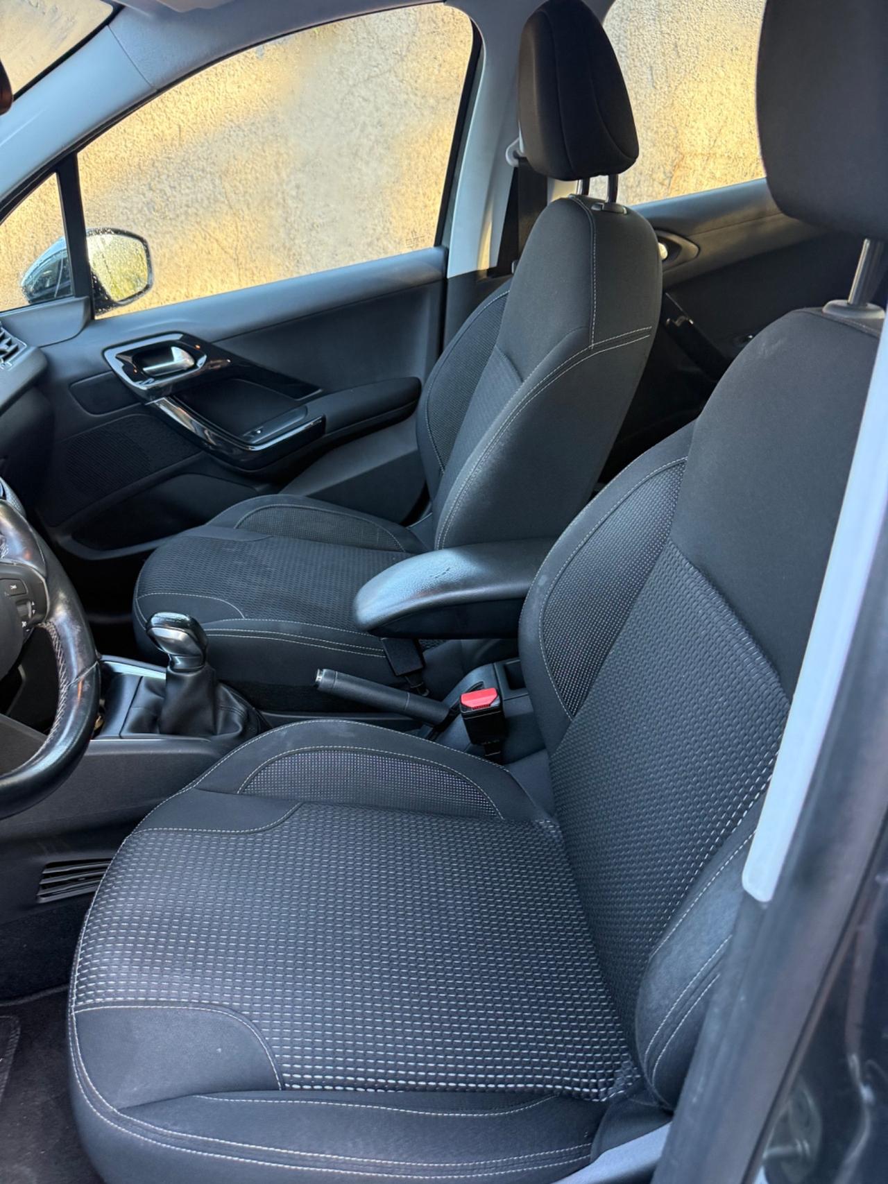 Peugeot 208 BlueHDi 100 5 porte Allure