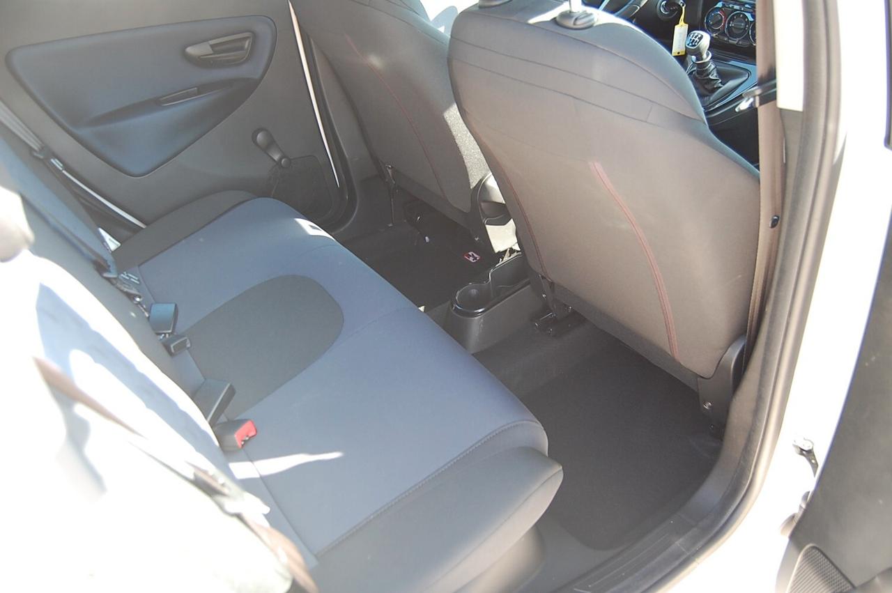 Lancia Ypsilon 1.0 FireFly 5 porte S&S Hybrid Platino