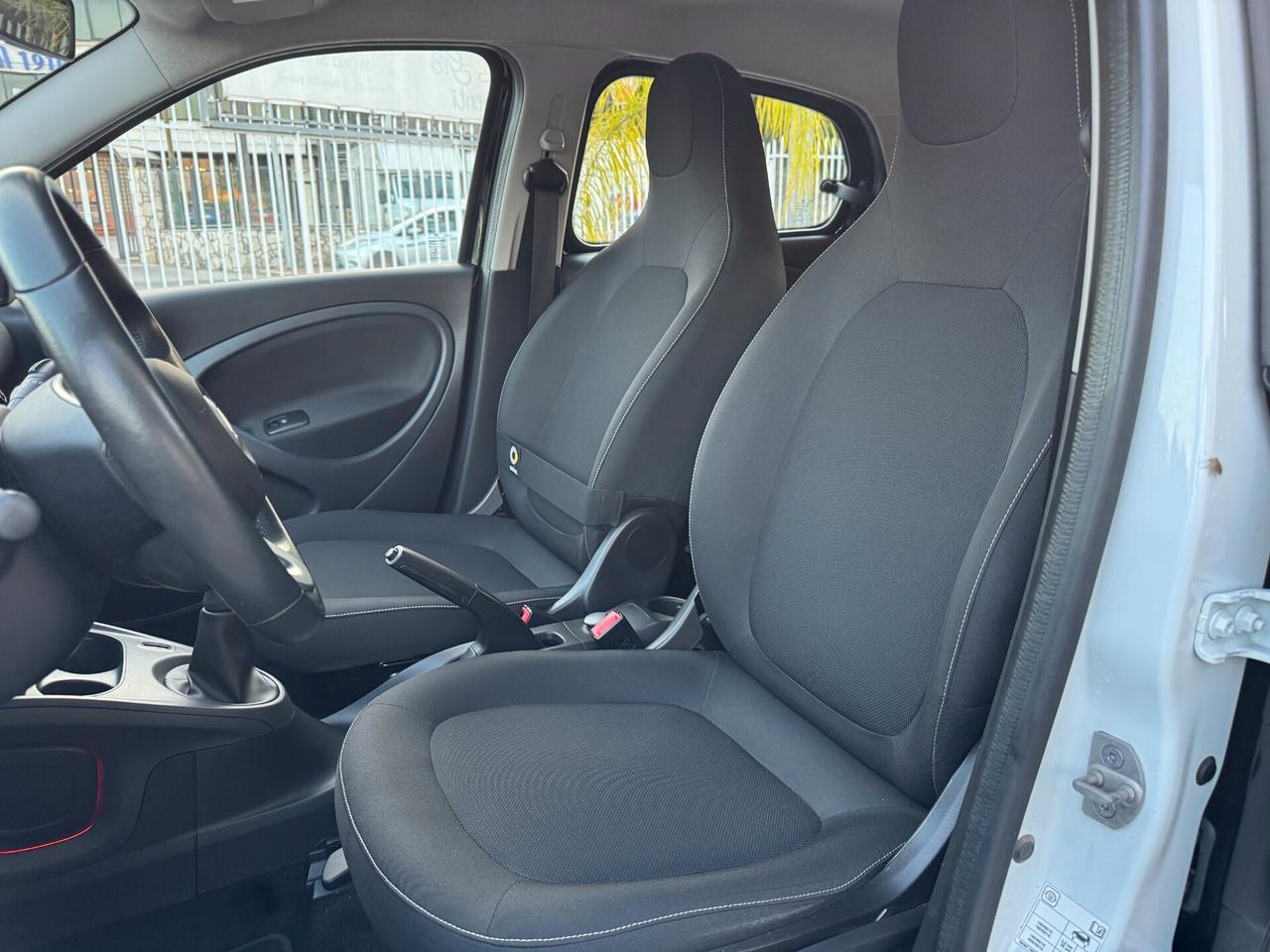 Smart ForFour 70 1.0 Passion 2018 LED