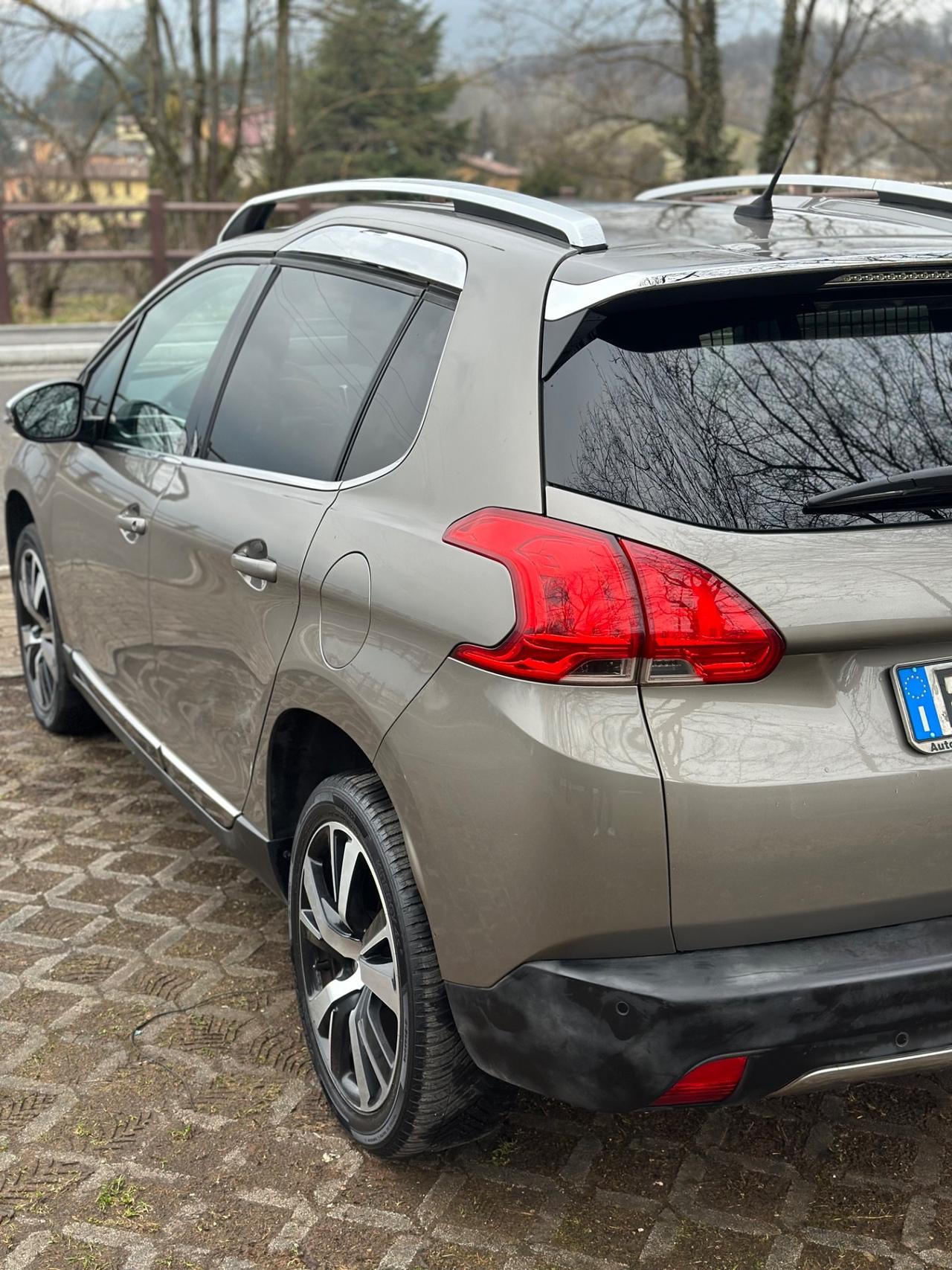 Peugeot 2008 1.6 VTi 120CV Allure