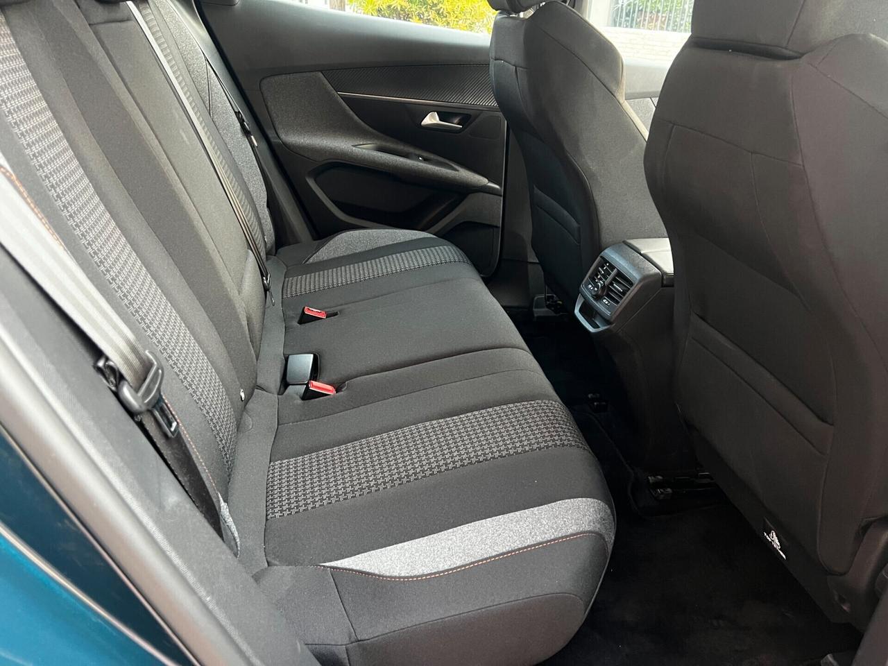 Peugeot 3008 BlueHDi 130 CV-2021-AUTOMATICA