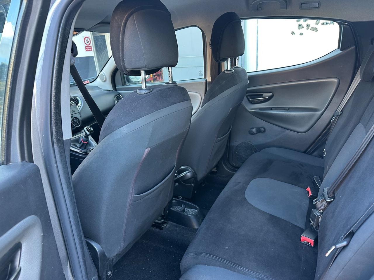 Lancia Ypsilon 1.3 MJT 16V 95 CV 5 porte S&S Silver