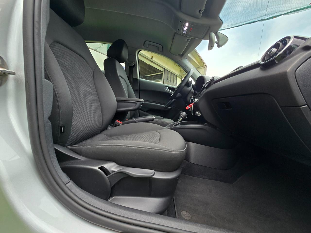 Audi A1 SPB 1.6TDI 90CV S.LINE DSG 75000KM-2013