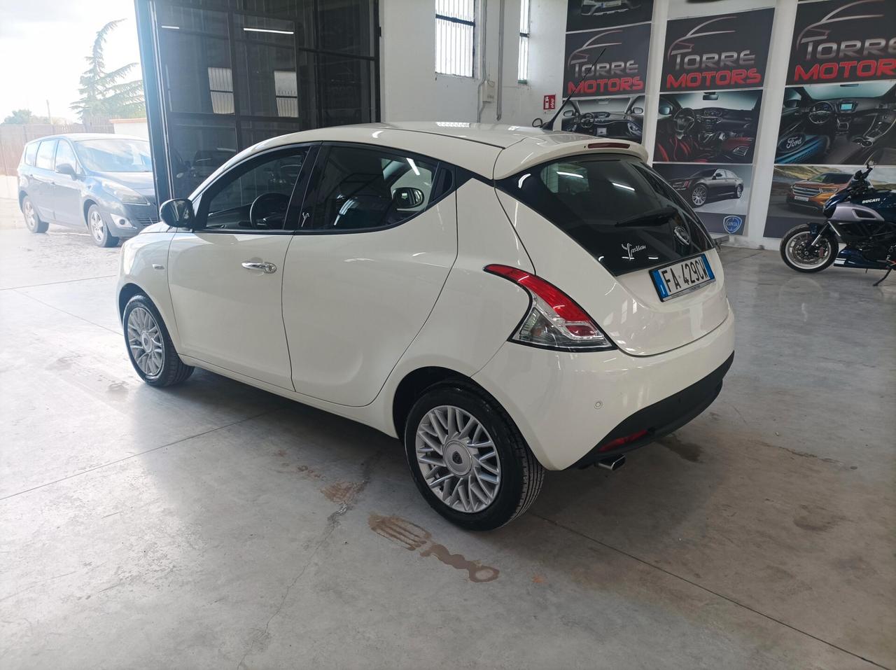 Lancia Ypsilon 1.3 MJT 16V 95 CV 5 porte S&S Gold 08/2015