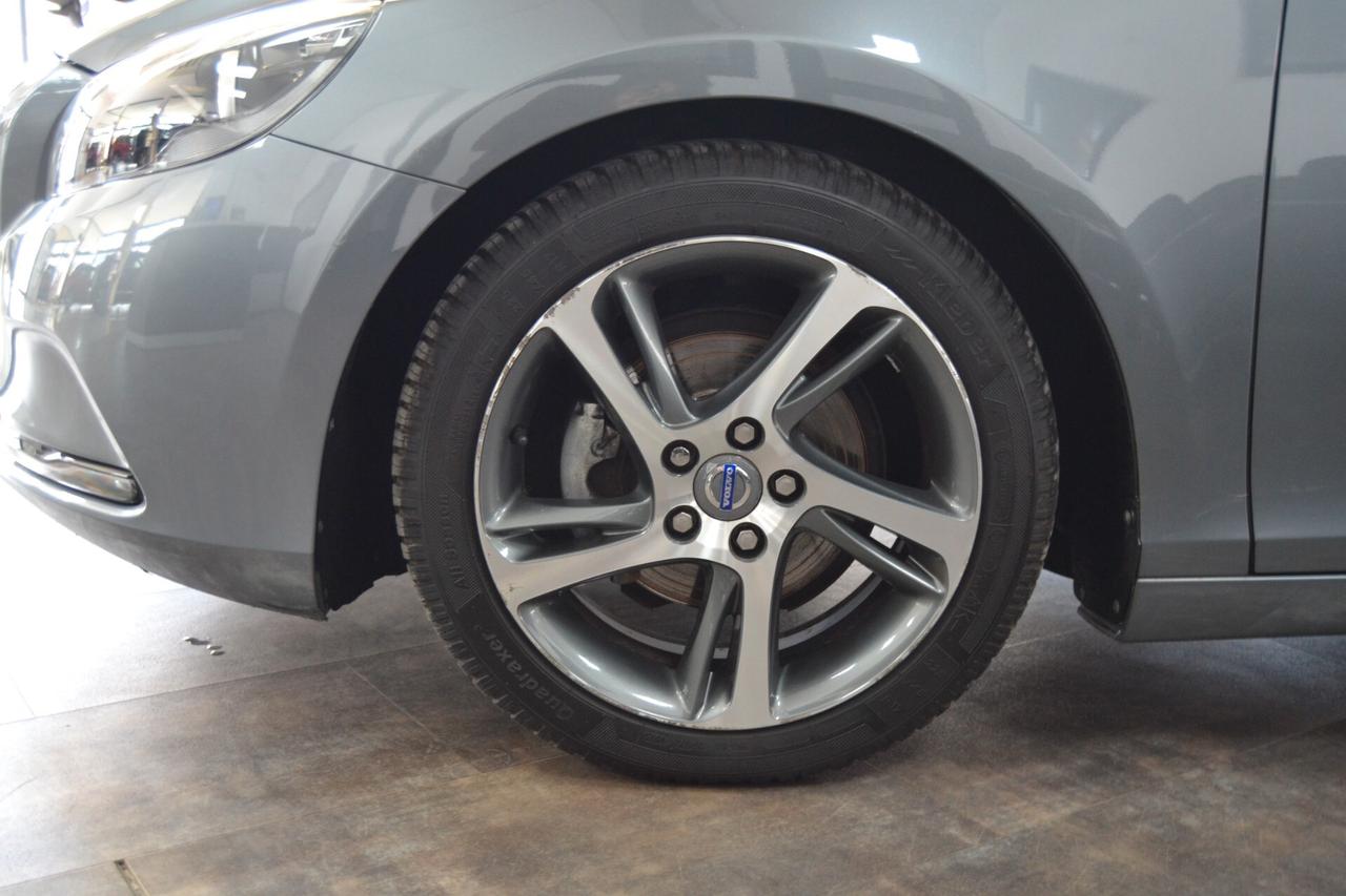 Volvo V40 1.6D2 115CV Momentum UniPro/Navi/Cruise