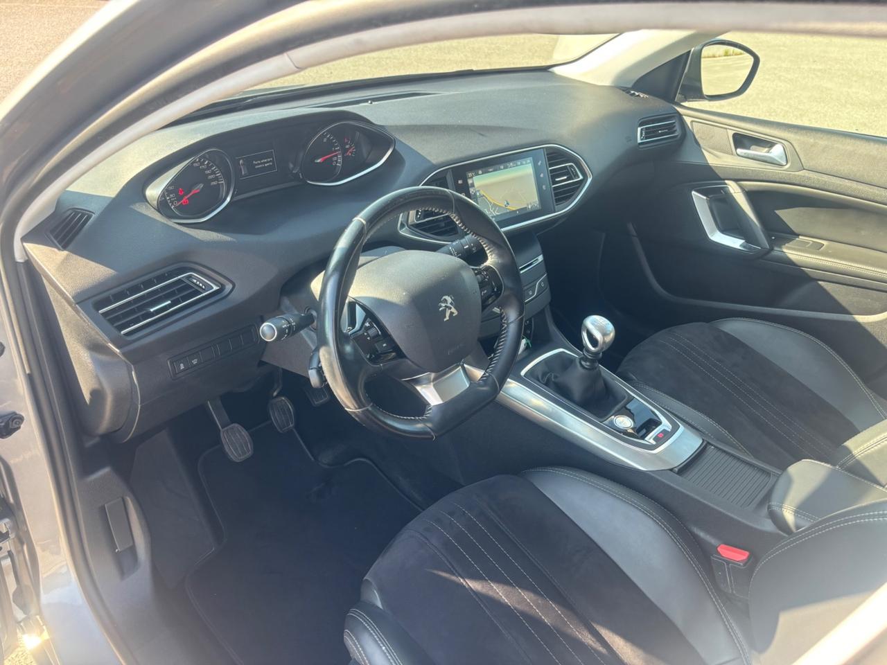 Peugeot 308 BlueHDi 120 S&S Allure