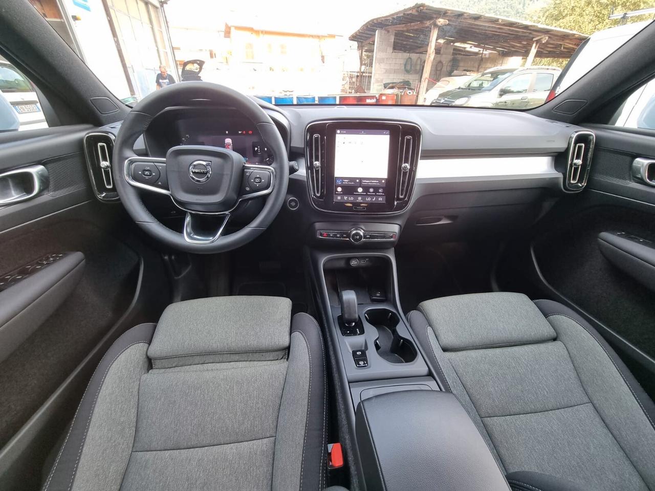 Volvo XC40 B3 automatico Plus Black Edition